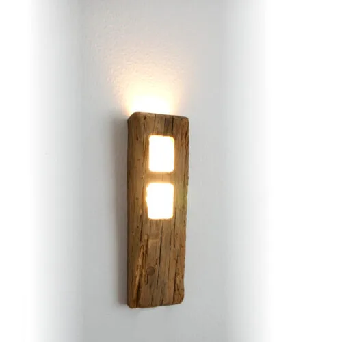 Wandlampe Altholz Eiche Bug Doppelfenster mit zwei Lichtausschnitten und indirekter LED-Beleuchtung